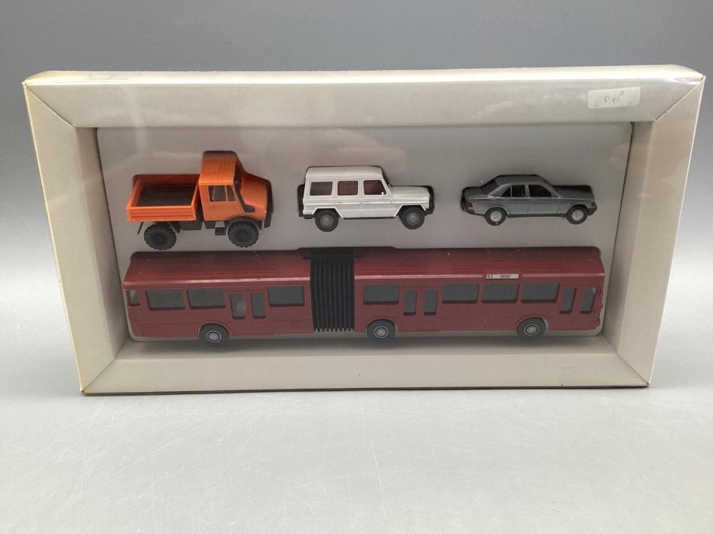 1:87 Wiking Mercedes Benz Set: Unimog G Klasse 190E O305 bus, Ophalen of Verzenden, Wiking
