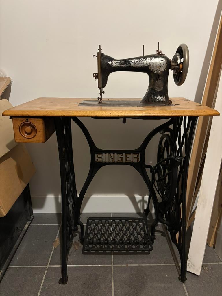 Singer naaimachine, Enlèvement