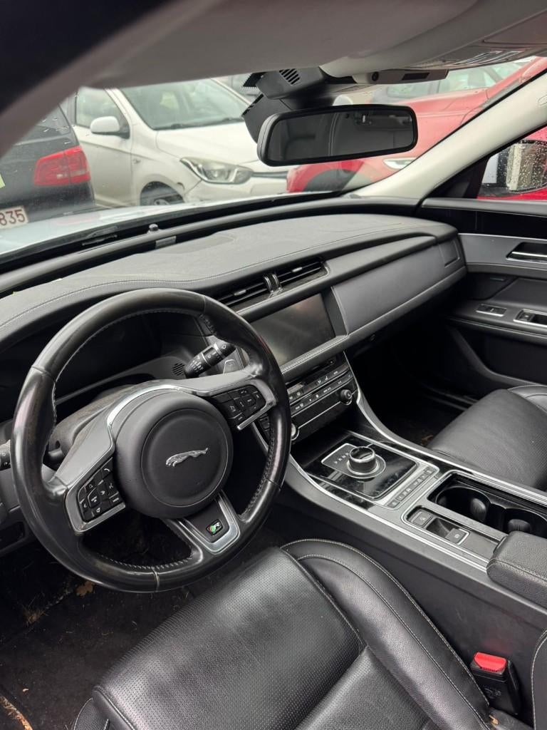2017 Jaguar xf | lees beschrijving! |, Auto's, Jaguar, Automaat, Zwart, 4 cilinders, Wit