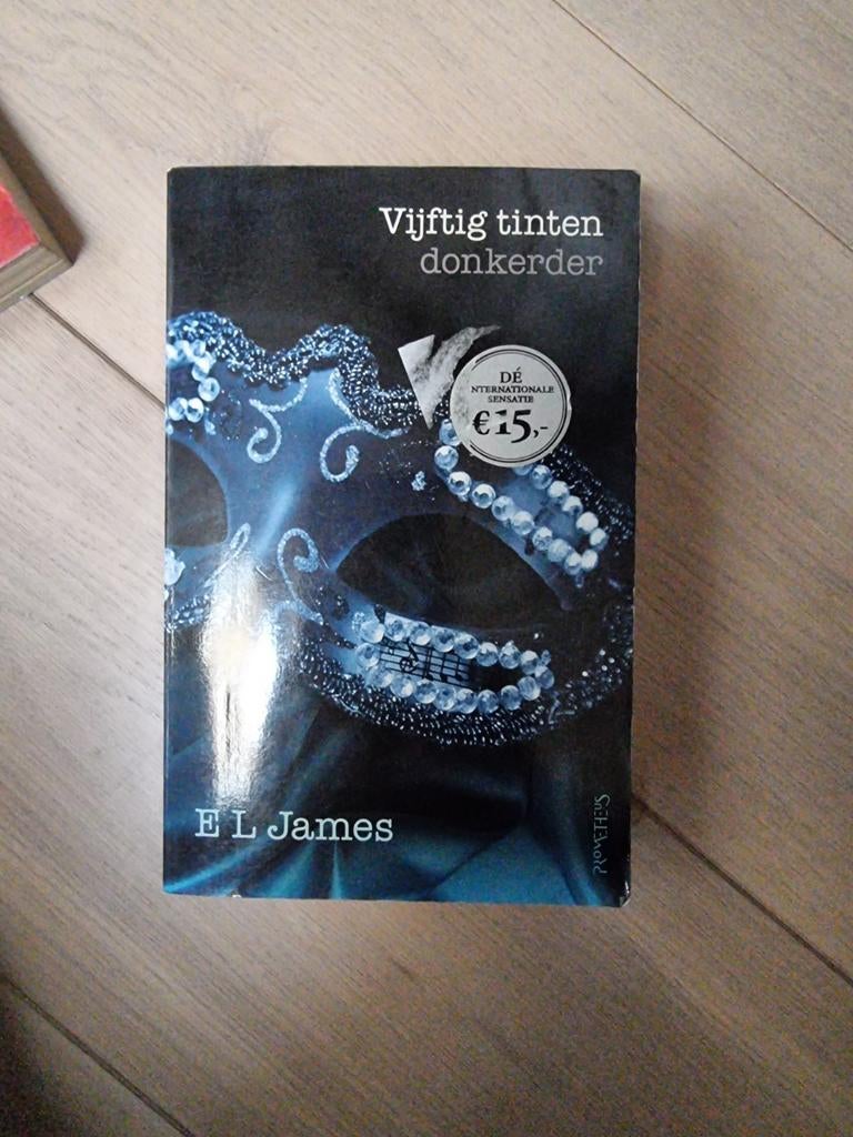 E.L. James - Cinquante nuances plus sombres, Livres, Enlèvement ou Envoi, E.L. James, Comme neuf, Amérique