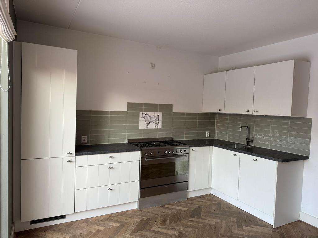 Cuisine d'angle de campagne soignée + équipement + DÉMONTÉE, Maison & Meubles, Cuisine | Cuisines complètes, Cuisine d'angle, Bois