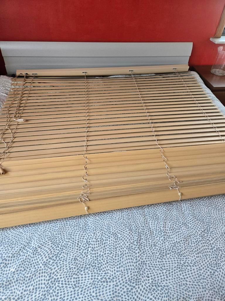 Jaloezieën in hout  van louverdrape, Ophalen