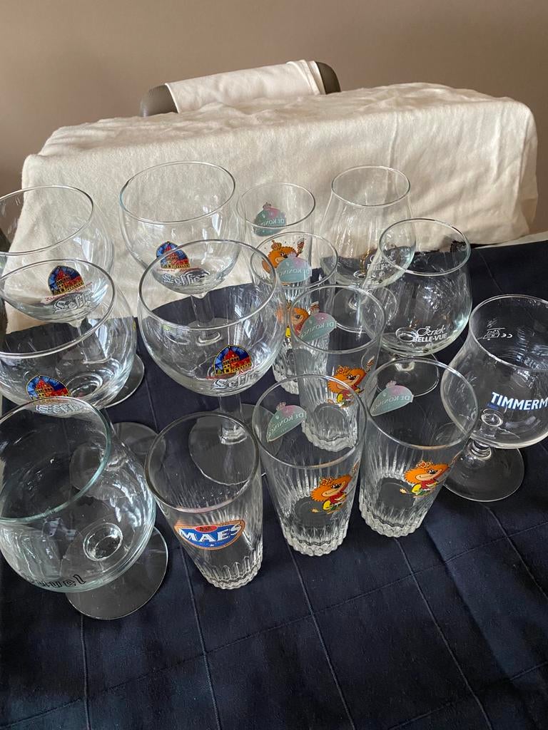 18 bierglazen, Verzamelen, Ophalen, Zo goed als nieuw