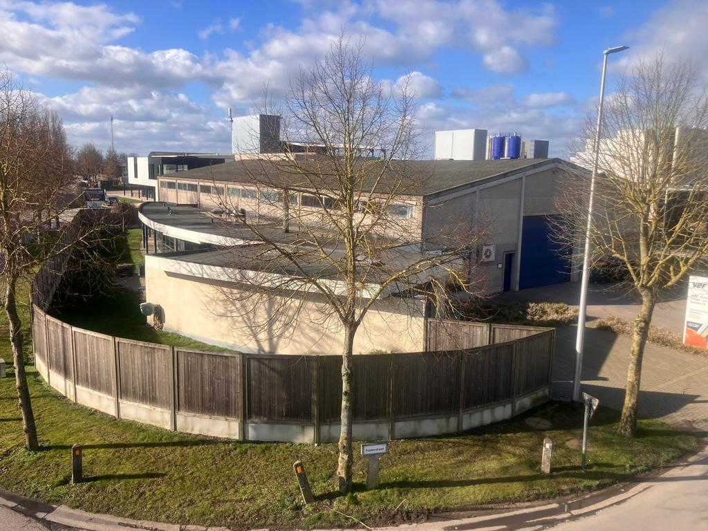 Loods & woning bedrijventerrein klasse 1, Zakelijke goederen, Bedrijfs Onroerend goed, 2061 m², Koop, Bedrijfsruimte
