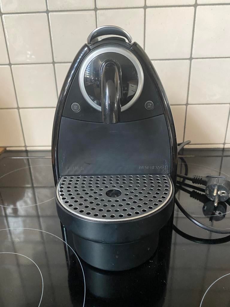 Cafetiere nespresso, Enlèvement, Utilisé