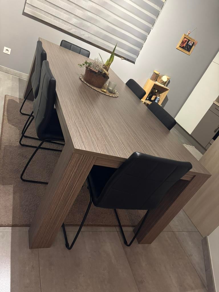Grande table a manger de 6/8 personnes couleur bois foncé, Comme neuf, Enlèvement, 50 à 100 cm, Rectangulaire