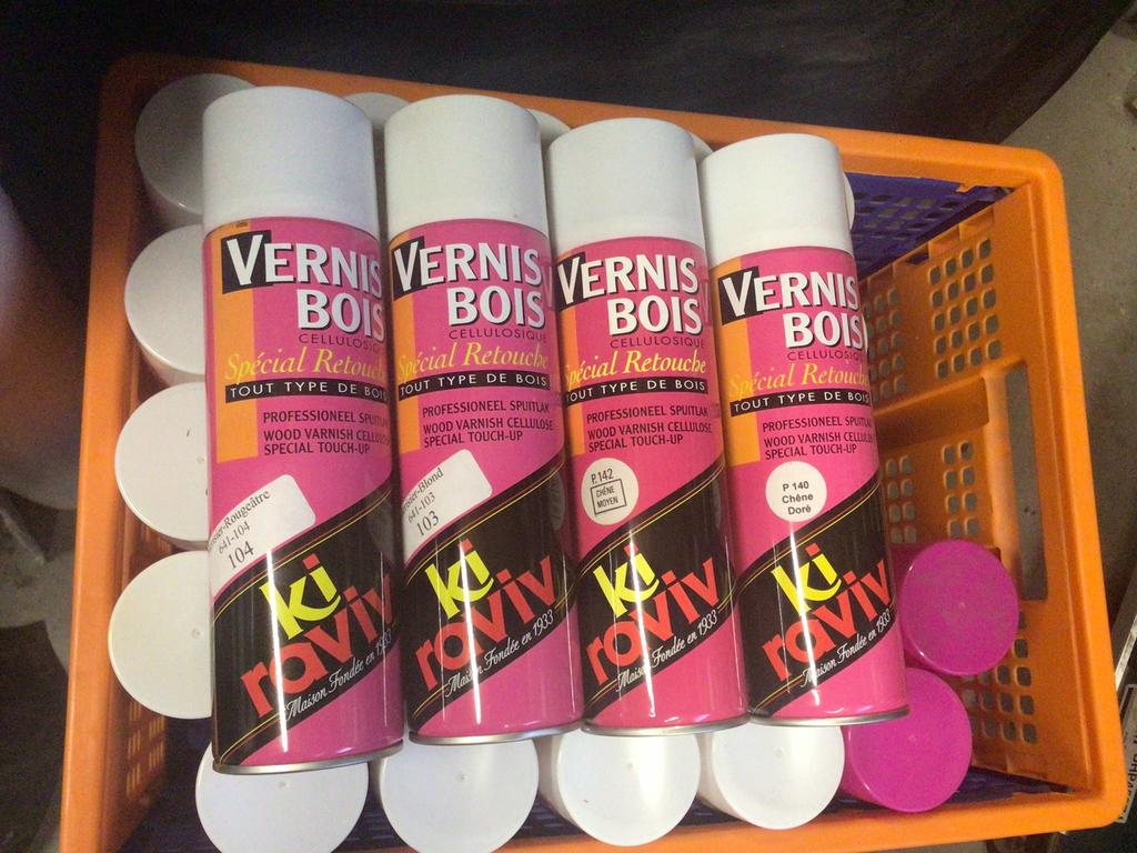 28 Spuitbussen vernis, Ophalen, Nieuw