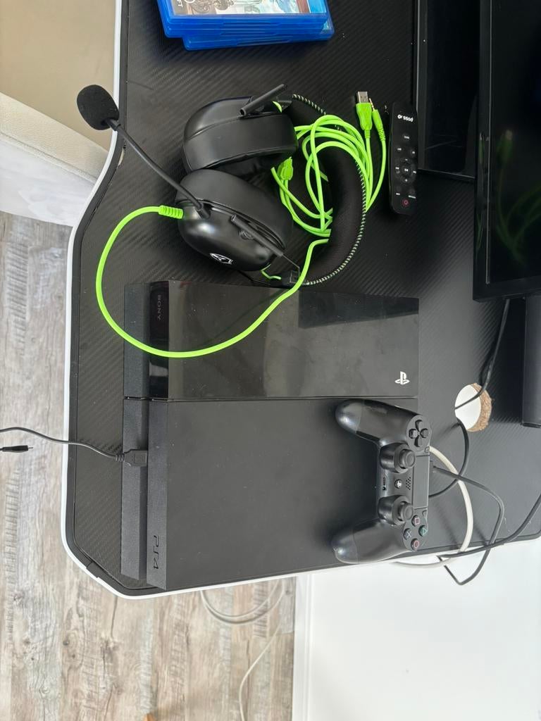 Ps4 + 3 jeux + manette, Enlèvement, Comme neuf