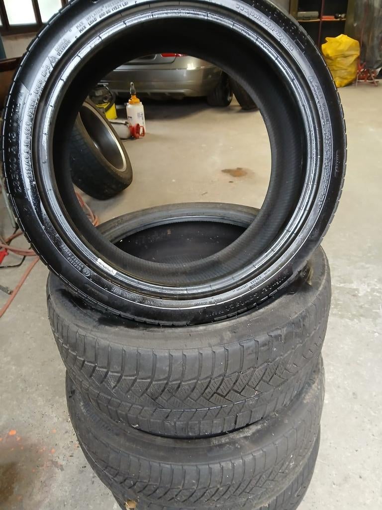 235/40/R18 Continental winterbanden, Ophalen, 18 inch, Gebruikt, Winterbanden