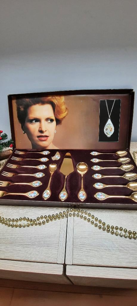 Couverts à dessert dorés et finition porcelaine, Antiquités & Art, Antiquités | Couverts, Enlèvement