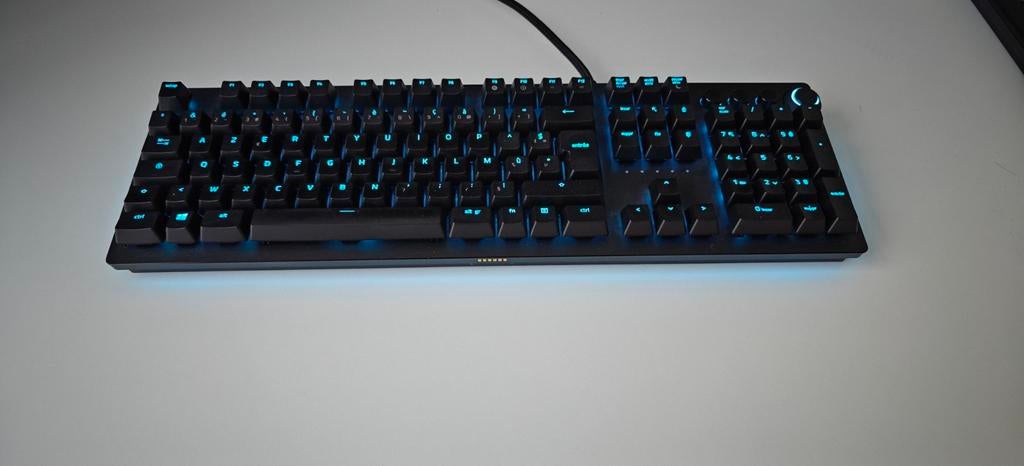 Razer Blackwidow Chroma, Informatique & Logiciels, Enlèvement, Utilisé, Filaire, Razer