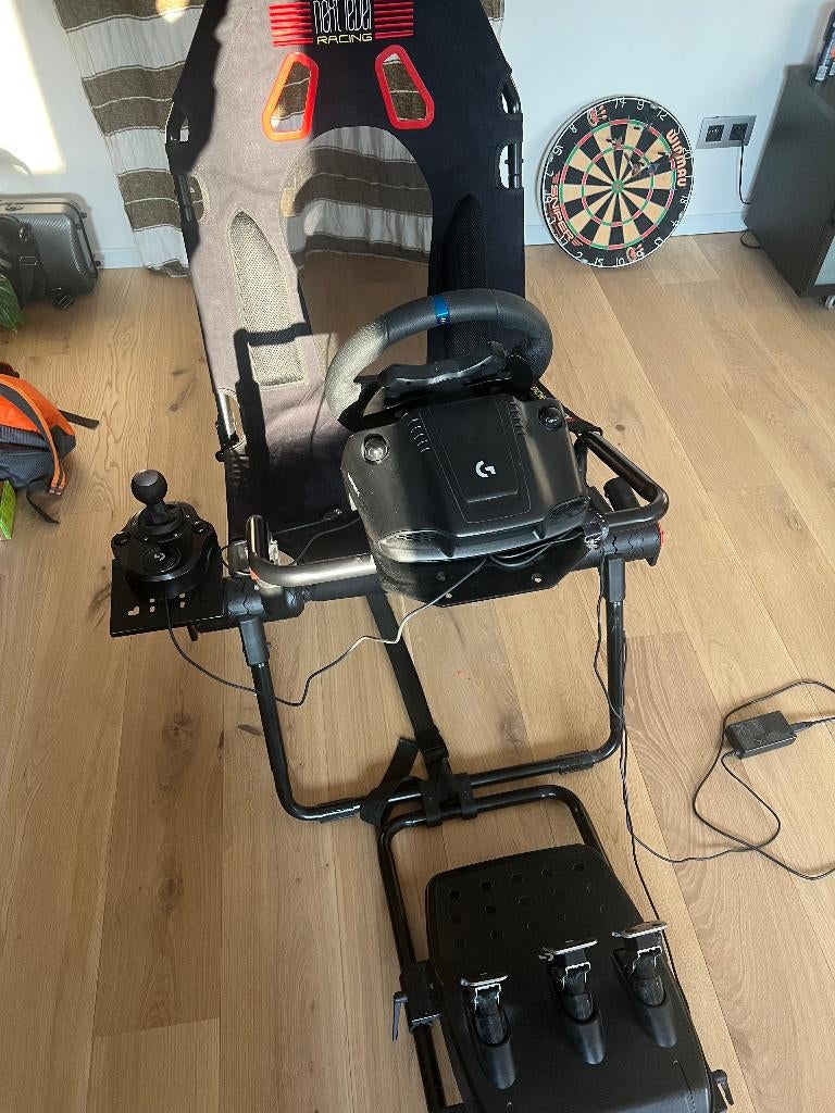 G923 + shifter en stoel simracing setup, Games en Spelcomputers, Ophalen, Zo goed als nieuw, Stuur of Pedalen, PlayStation 4