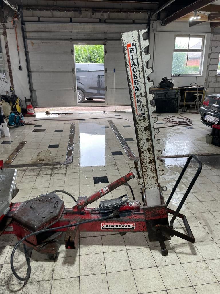 Banc de redressage Blackhawk avec outil de mesure P188, Enlèvement
