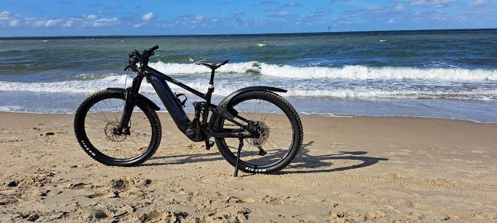 cyclisme, Neuf, 51 à 55 cm, 50 km par batterie ou plus, Giant