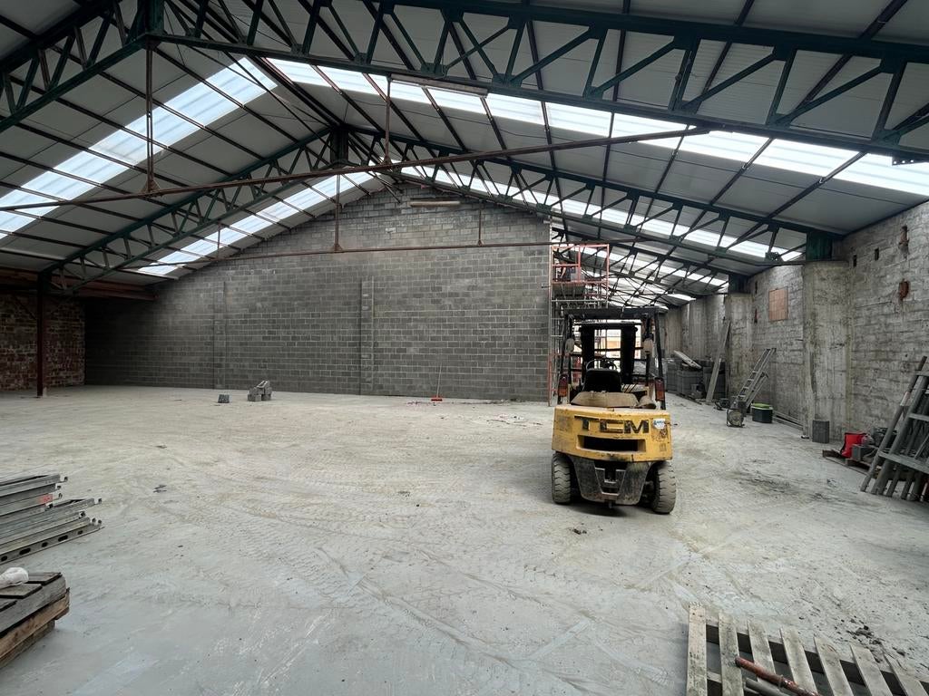 A louer entrepôts à Anderlues, Location, Industrie