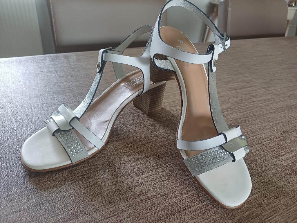 Witte lederen sandalen met zilver Terre Blue maat 39, Ophalen, Terre bleue, Wit, Sandalen of Muiltjes