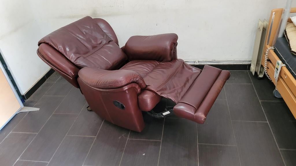 fauteuil relax manuel couleur marron en vrai cuir très confo, Enlèvement ou Envoi, Comme neuf, Cuir