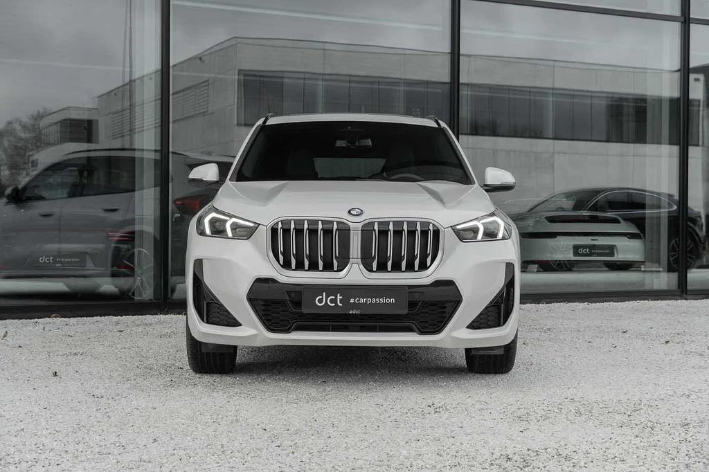 BMW X1 sDrive 20i Mpack PanoRoof Adaptive Headlights, Auto's, Electronic Stability Program (ESP), Gebruikt, Wit, Bedrijf