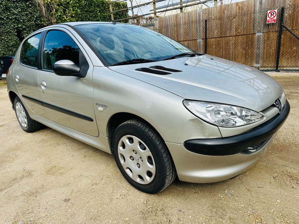 PEUGEOT 206 1.2 ESSENCE 70.000KM 2500€, Autos, Argent ou Gris, Achat, Entreprise, Boîte manuelle