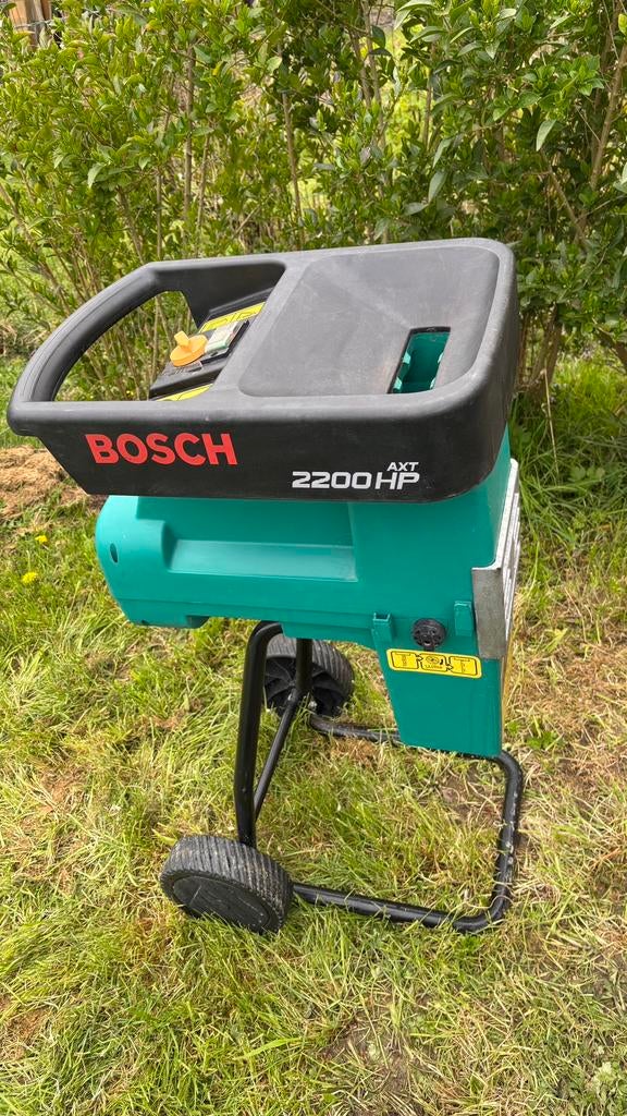Bosh axt 2200hp takversnipperaar, Tuin en Terras, Ophalen, Zo goed als nieuw, Elektrisch, Met opvangbak