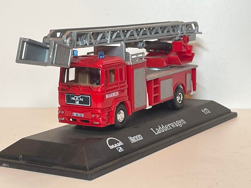 MAN F2000 Brandweer in de schaal 1:72, Ophalen of Verzenden, Zo goed als nieuw, Bus of Vrachtwagen