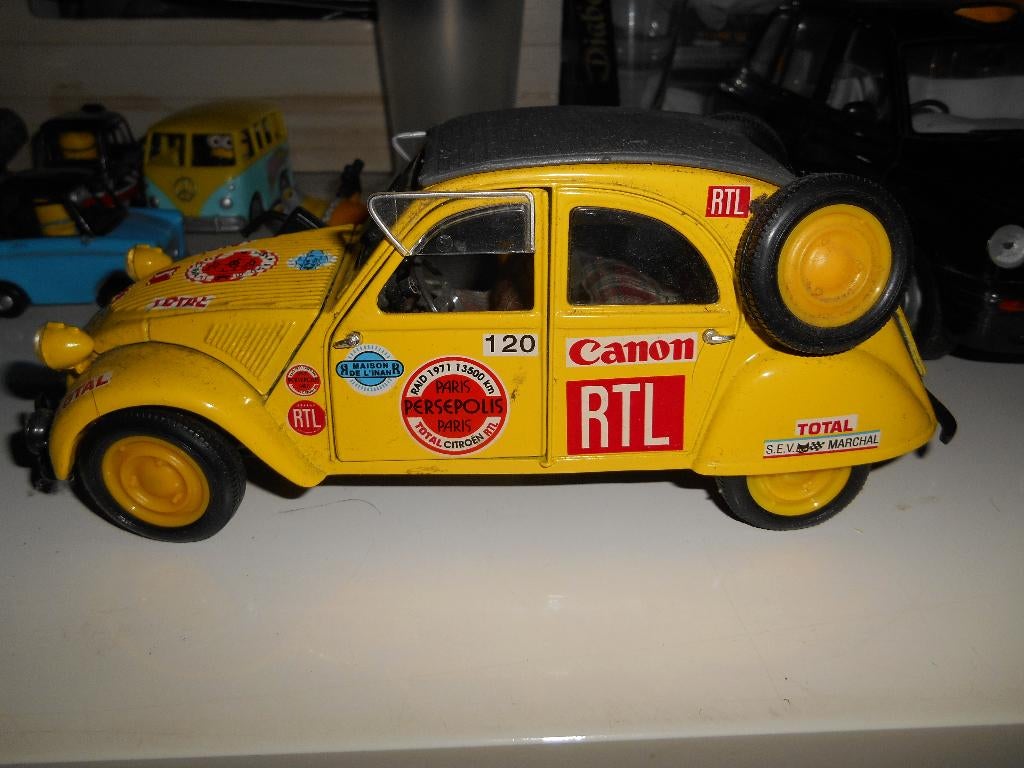 Maisto 1/18 Citroën 2CV Rallye, Enlèvement ou Envoi, Maisto