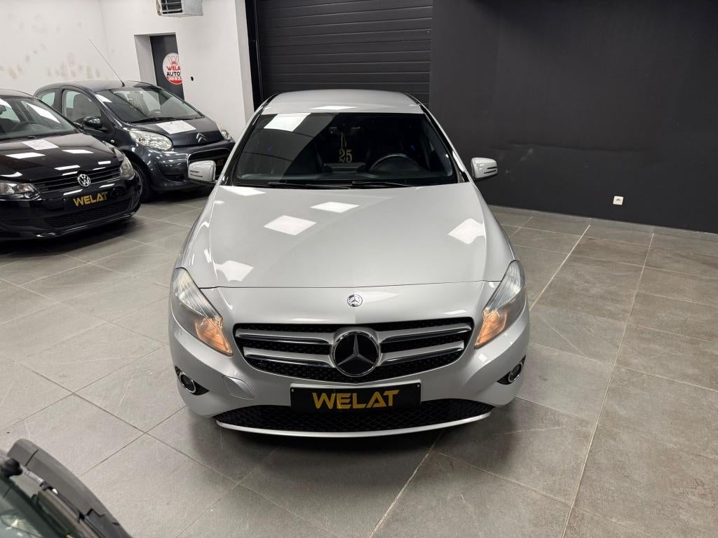 MERCEDES A180 1.6BENZINE/EURO 6/CARPLAY/NAVI/TOP STAAT, Auto's, Mercedes-Benz, 1600 cc, Bedrijf, Zilver of Grijs, A-Klasse