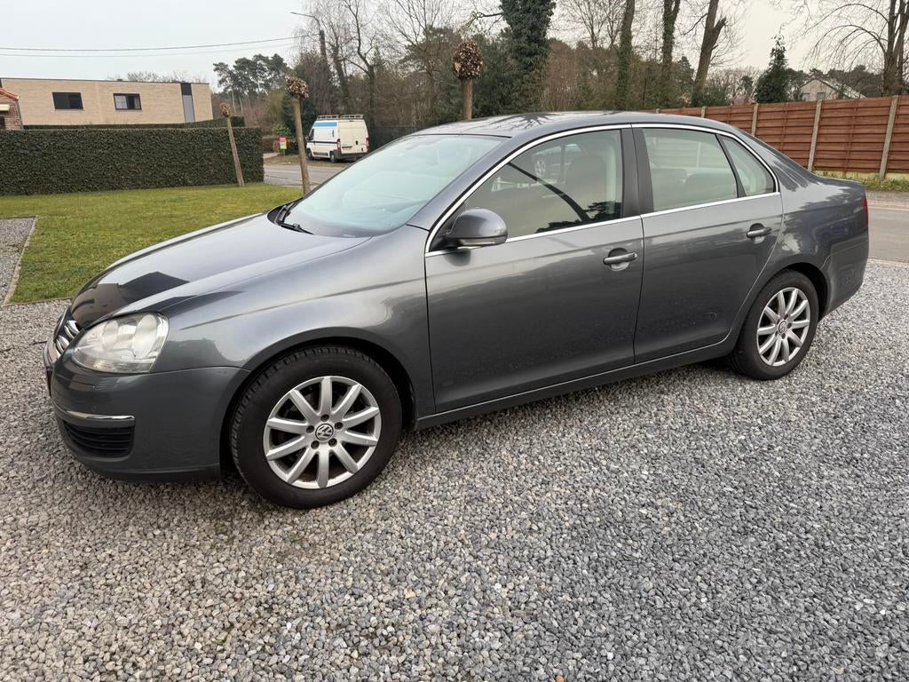 VW Jetta 1.9 TDI Diesel 105 CV, Autos, Argent ou Gris, Achat, 4 portes, Capteur de stationnement
