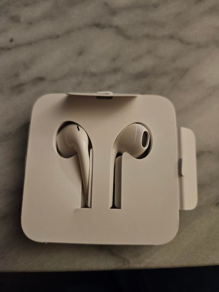 Bedrade Apple oortjes NIEUW., Telecommunicatie, Ophalen, Apple