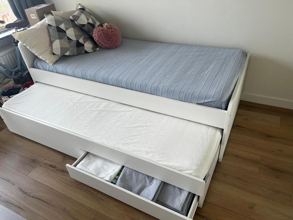 Bed frame with underbed and storage, Ikea Slakt, Huis en Inrichting, Slaapkamer | Slaapbanken, Ophalen, Zo goed als nieuw