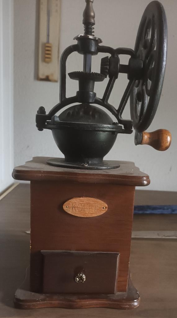 Antieke koffiemolen, Antiek en Kunst, Antiek | Keukengerei, Ophalen