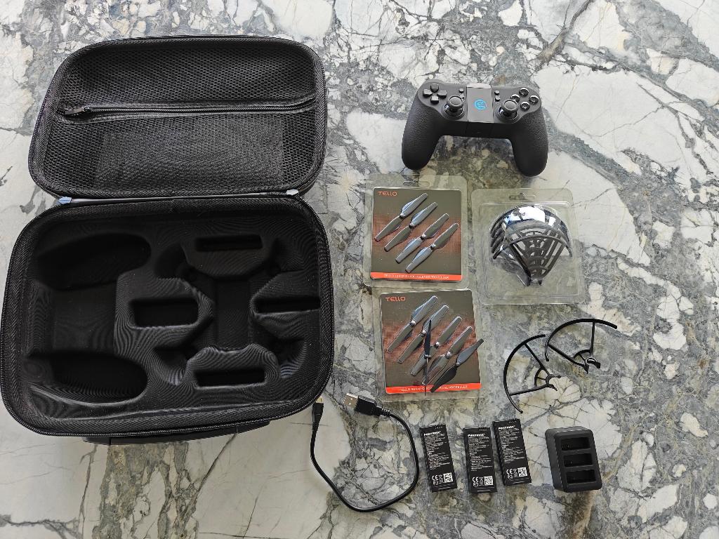 Drone DJI Tello Boost Combo + Gamesir T1d Remote, Audio, Tv en Foto, Drones, Zo goed als nieuw, Cameradrone, Standaardkwaliteit