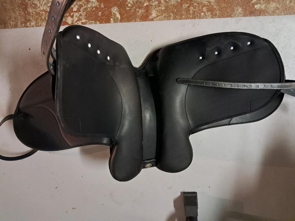 3 lederen paarden dressure zadels NIEUW, Animaux & Accessoires, Chevaux & Poneys | Selles, Enlèvement, Neuf, Dressage