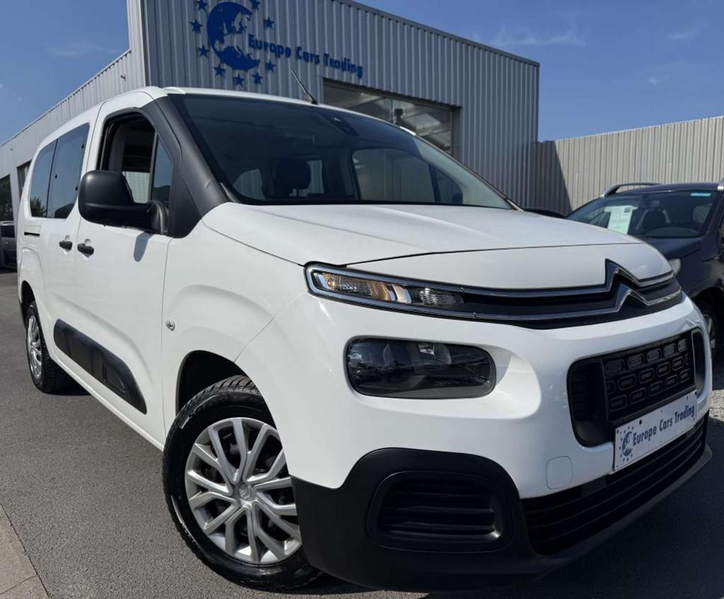 Citroën Berlingo XL 1.5 100CH 1ÈRE MAIN 9496€ HT CARPLAY, Stof, Gebruikt, Zwart, Wit