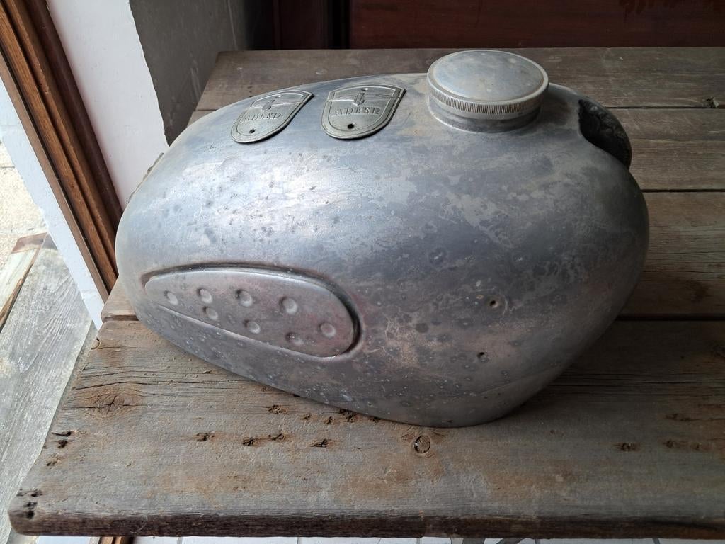 Adler MB250 réservoir galvanisé, Motos