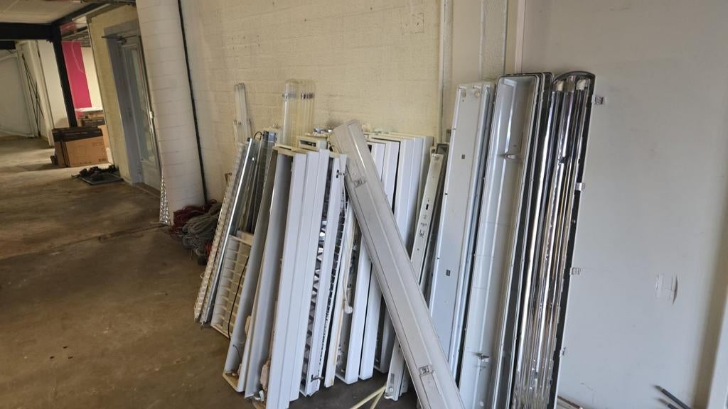 Partij TL armaturen / opbouw armaturen / sportschool verlich, Ophalen