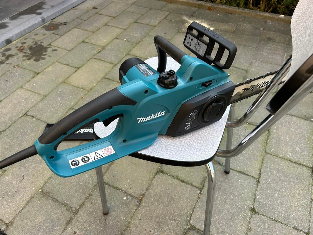 Kettingzaag electrisch Makita UC3041A, Tuin en Terras, Ophalen, Zo goed als nieuw, Benzine