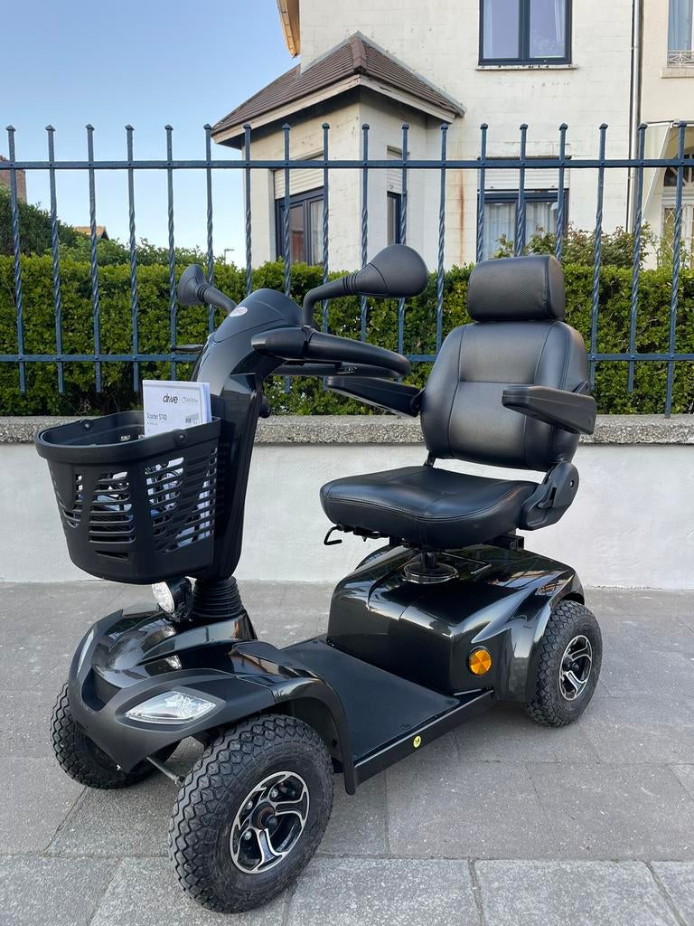 Scootmobiel Drive St4d elektrische scooter in nieuwstaat, Diversen, Rolstoelen, Zo goed als nieuw, Elektrische rolstoel, Inklapbaar