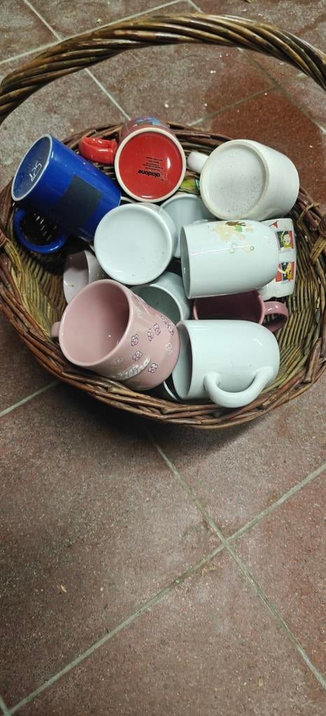 Tasses / mugs divers, Maison & Meubles, Enlèvement