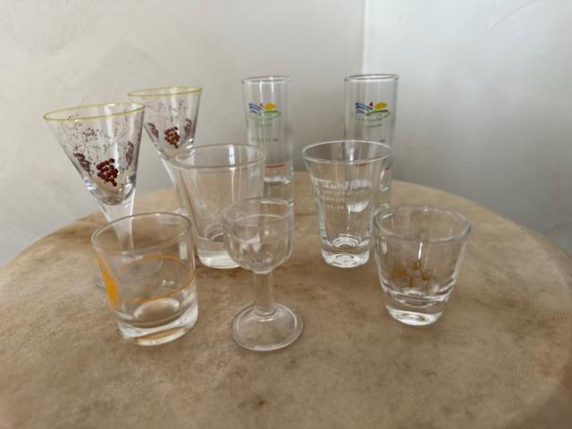 14 borrelglaasjes, waarvan 3 op voet – perfecte staat, Ophalen of Verzenden