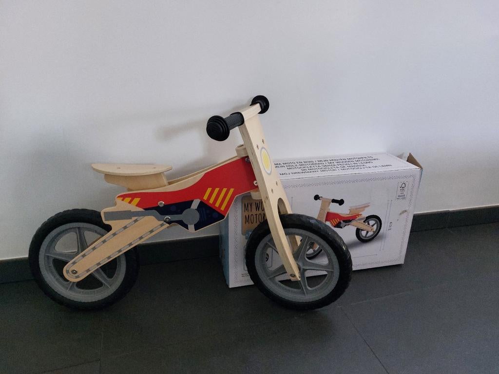 Houten loopfiets, Enlèvement