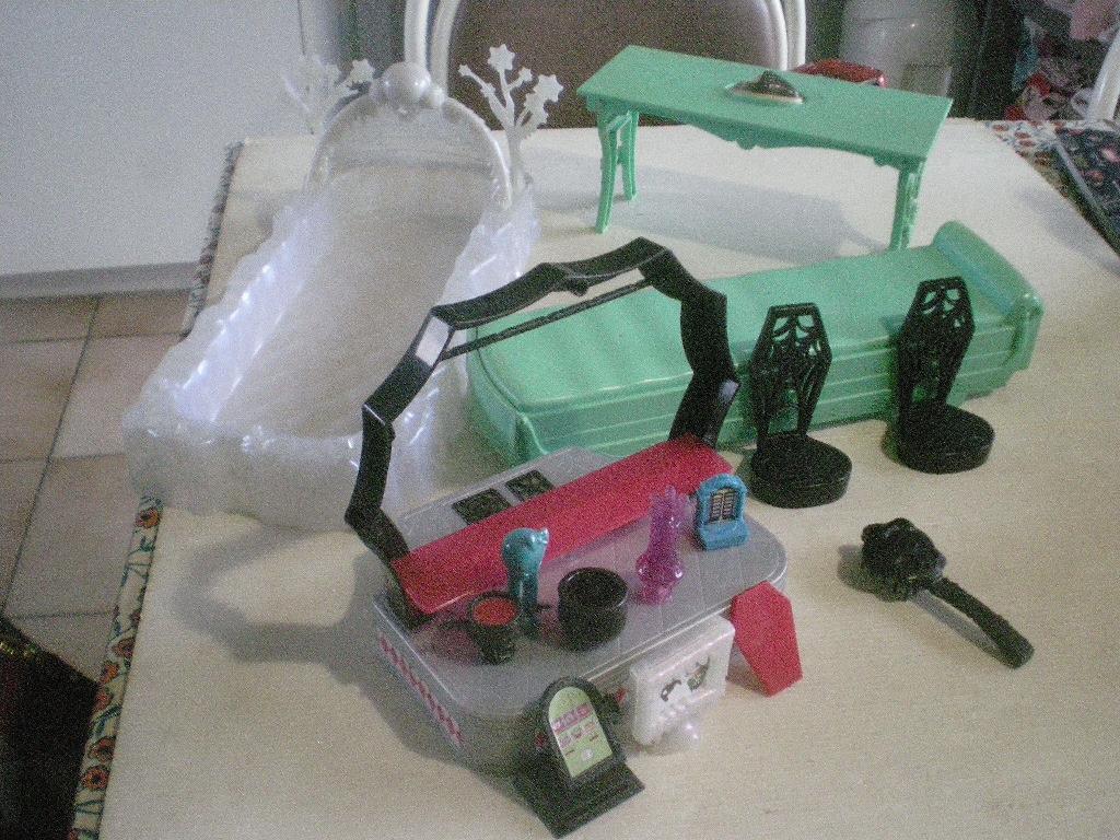 spullen monster high, Kinderen en Baby's, Speelgoed | Poppen, Ophalen of Verzenden, Zo goed als nieuw