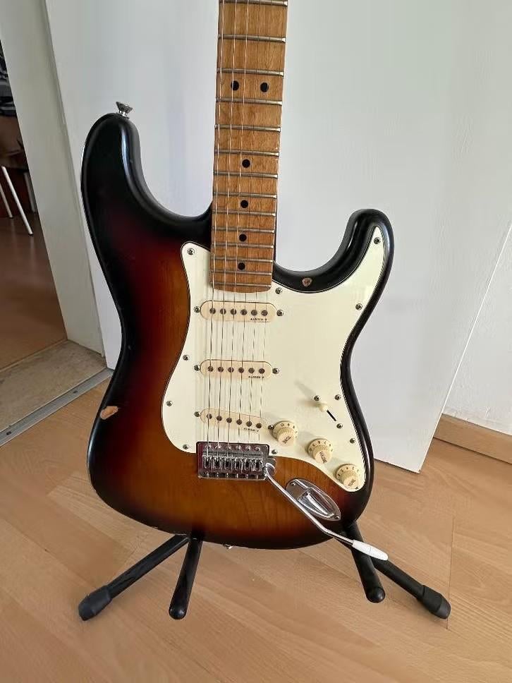 Fender Stratocaster Player Series (Mexico, 2019) – Sunburst, Musique & Instruments, Enlèvement, Utilisé, Solid body, Fender