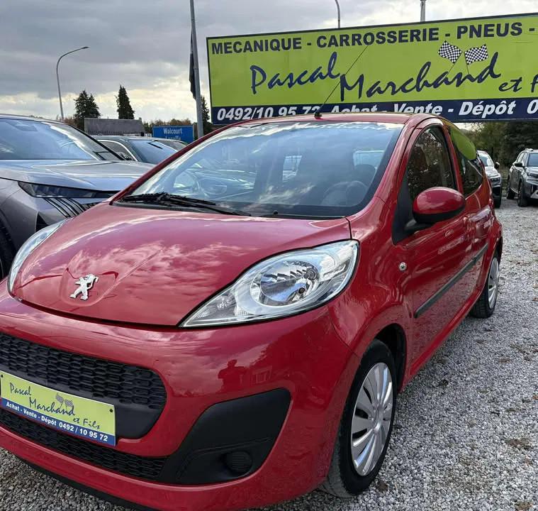 Peugeot 107, Autos, Peugeot, Entreprise, Achat, Radio, Diesel, Euro 4, Autre carrosserie, 5 portes, Boîte manuelle, Rouge, Gris