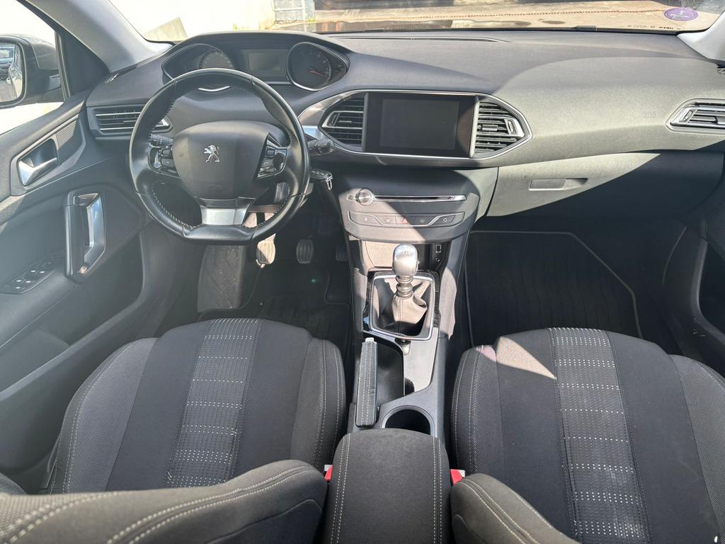 Peugeot 308 1.2 essence 2016 112 000 km 12 mois de garantie, Autos, Peugeot, Argent ou Gris, Achat, Euro 6, Entreprise