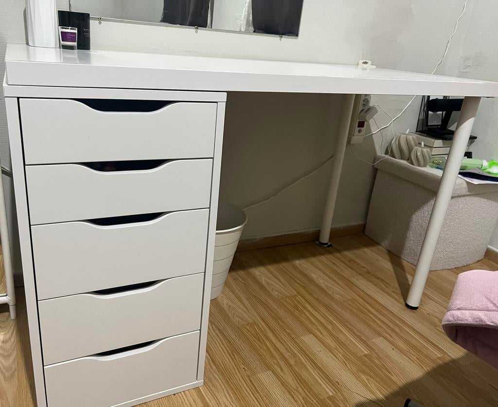 Ikea bureau, Huis en Inrichting, Ophalen, Zo goed als nieuw, IKEA