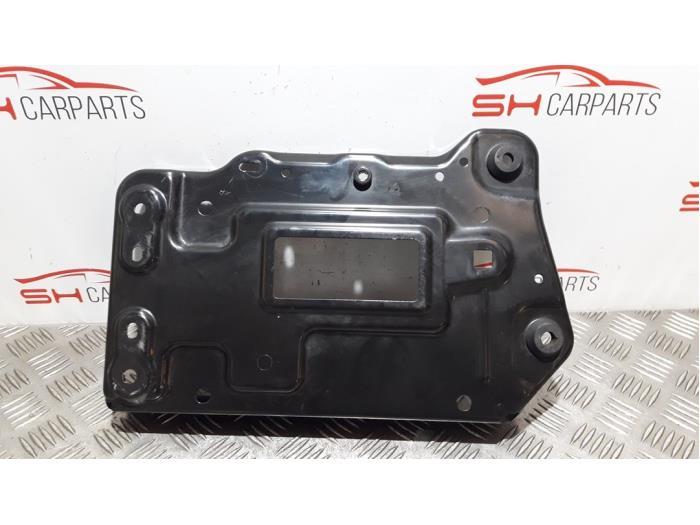 Boîtier de batterie d'un Mercedes CLA, Autos : Pièces & Accessoires, Carrosserie & Tôlerie, Mercedes-Benz, Utilisé, 3 mois de garantie