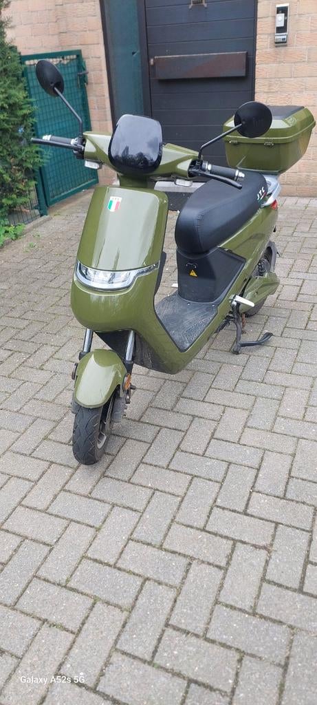 Bromfiets klasse B elektrische scooter geeft 1760 kmBromfiet, Ophalen