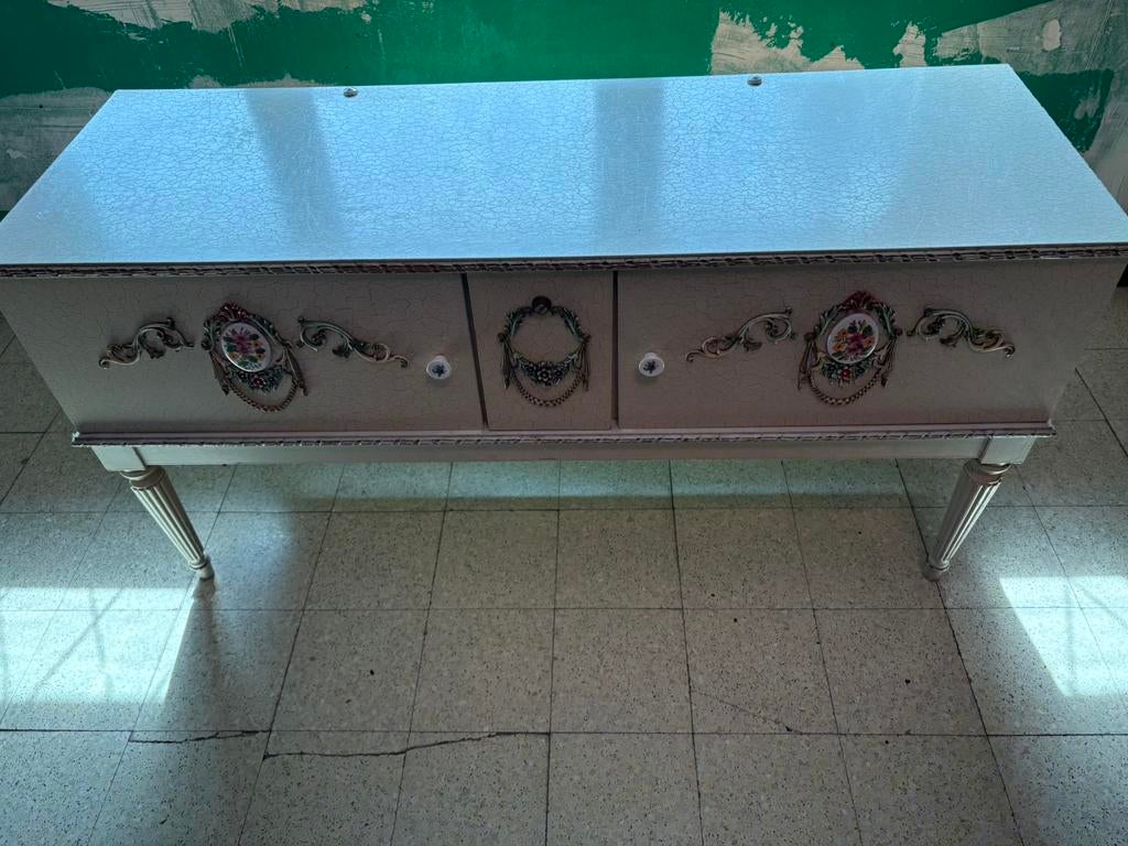 Meuble rétro et deux tables de chevet, Enlèvement