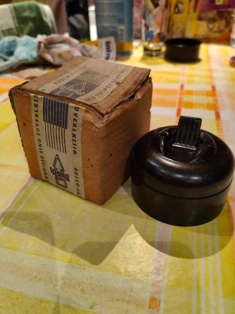 Interrupteur PEHA Bakélite neuf dans sa boîte, Enlèvement ou Envoi, Comme neuf, Interrupteur